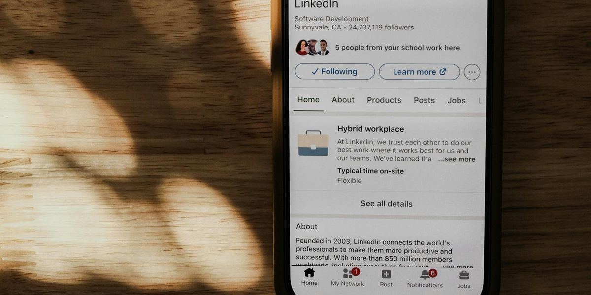 Person connecting with other professionals on LinkedIn